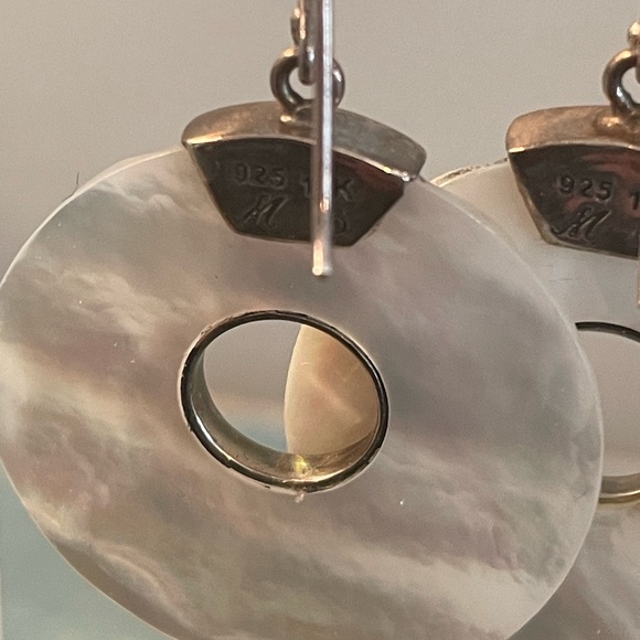 BEAUTIFUL MOTHER OF PEARL WITH STERLING ACCENT DROP HOOP EARRINGS - Picture 4 of 7